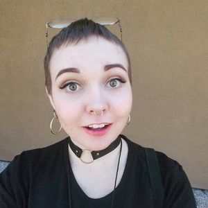 Meet your Posher, Danielle